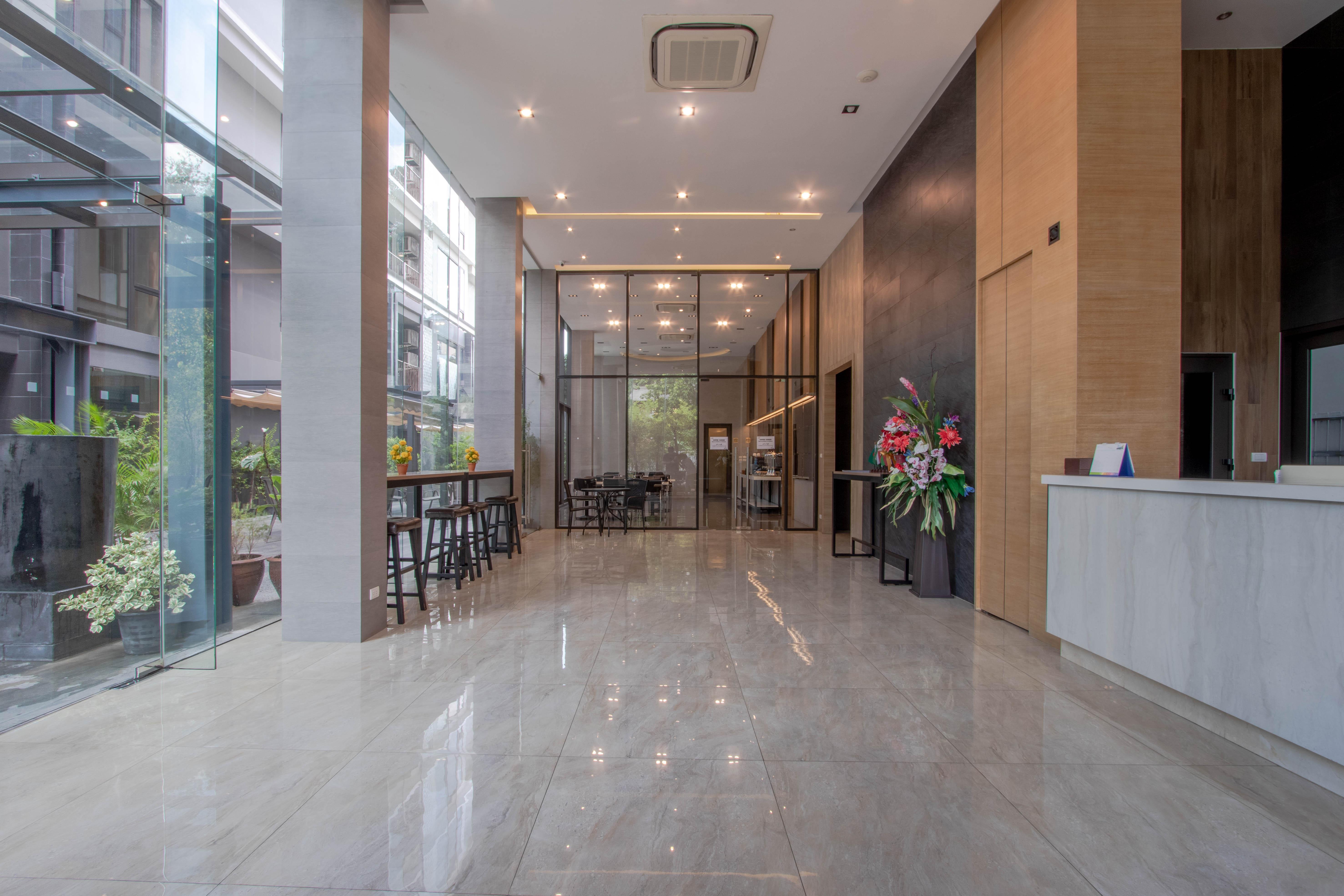 Kepler Residence Bangkok Extérieur photo