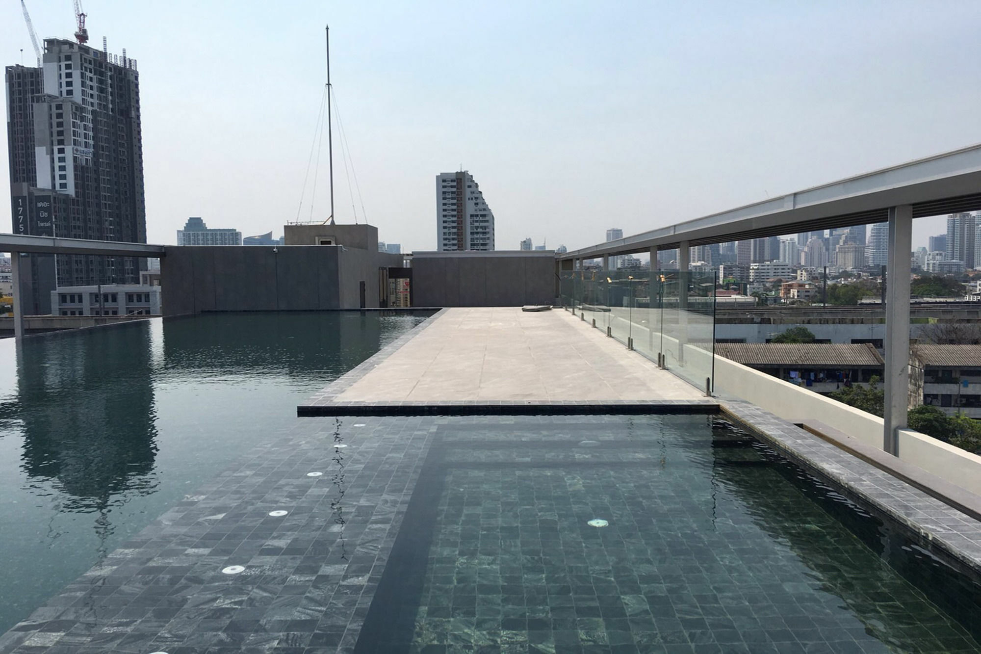 Kepler Residence Bangkok Extérieur photo